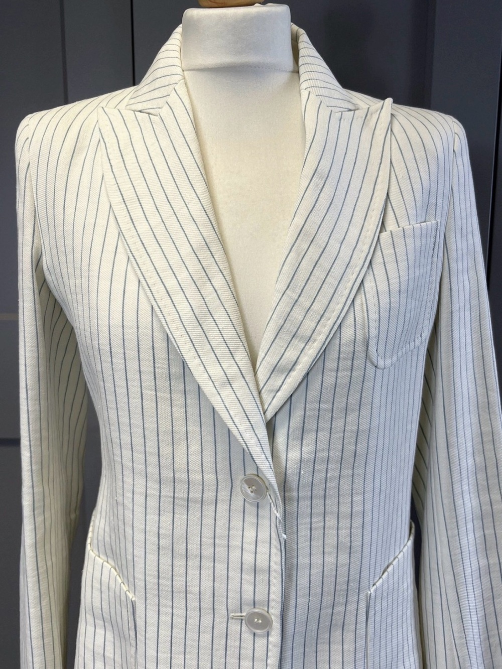 Max Mara Ecru light Blue Pinstripe woman’s Linen-silk Blazer